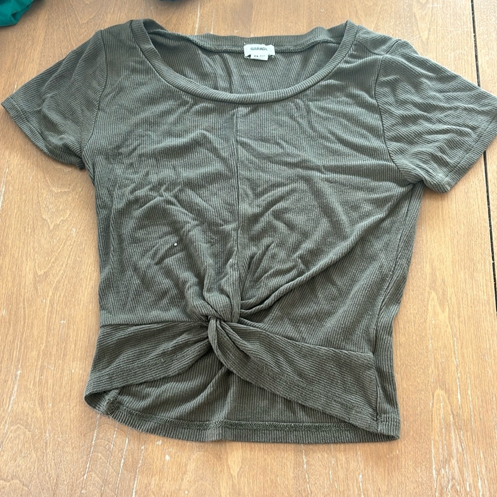 Garage xs crop tee